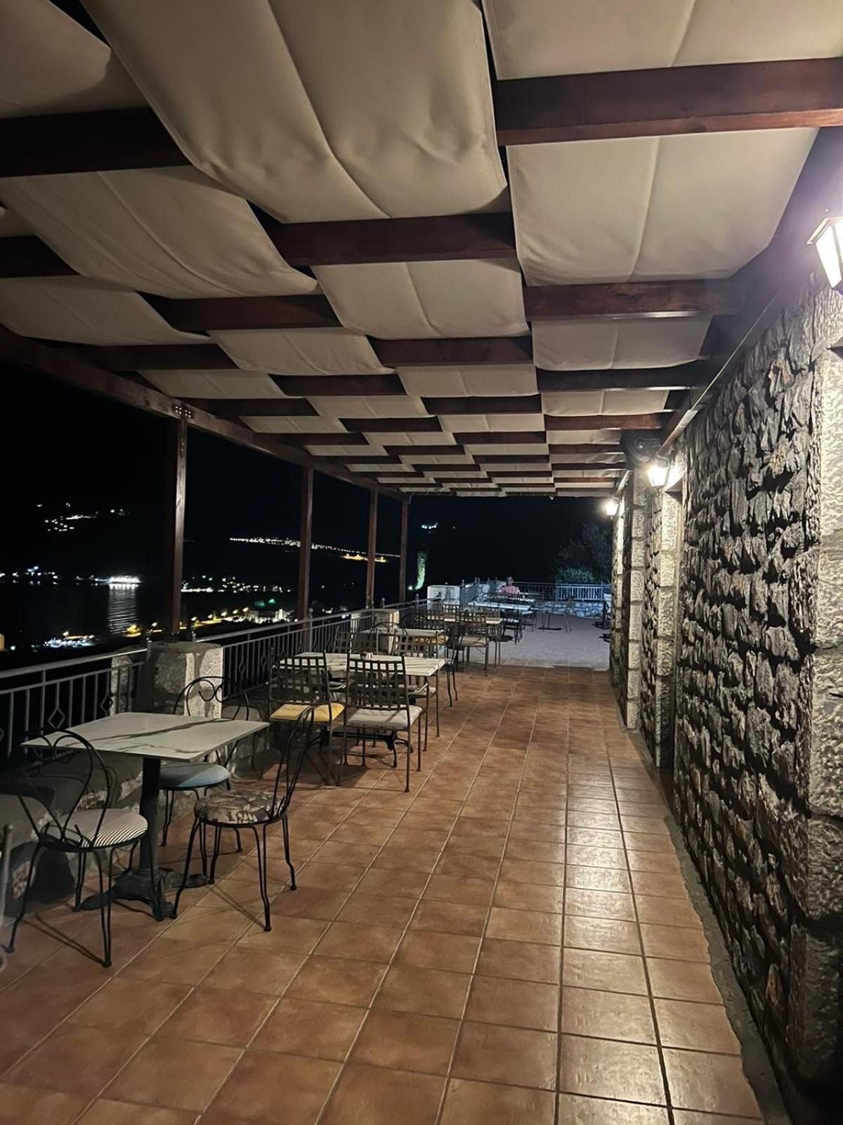 Onar Mani Suites Neo Oitilo ภายนอก รูปภาพ